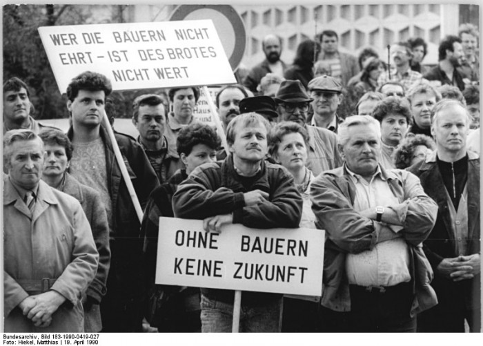 Quelle: Bundesarchiv, Bild 183-1990-0419-027, Fotograf: Matthias Hiekel