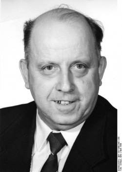 Gottfried Haschke. Quelle: Bundesarchiv, Bild 183-1990-0421-355, Fotograf: Elke Schöps