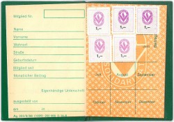 Mitgliedsbuch der Volkssolidarität mit Beitragsmarken. Quelle: Privatarchiv Heidenreich