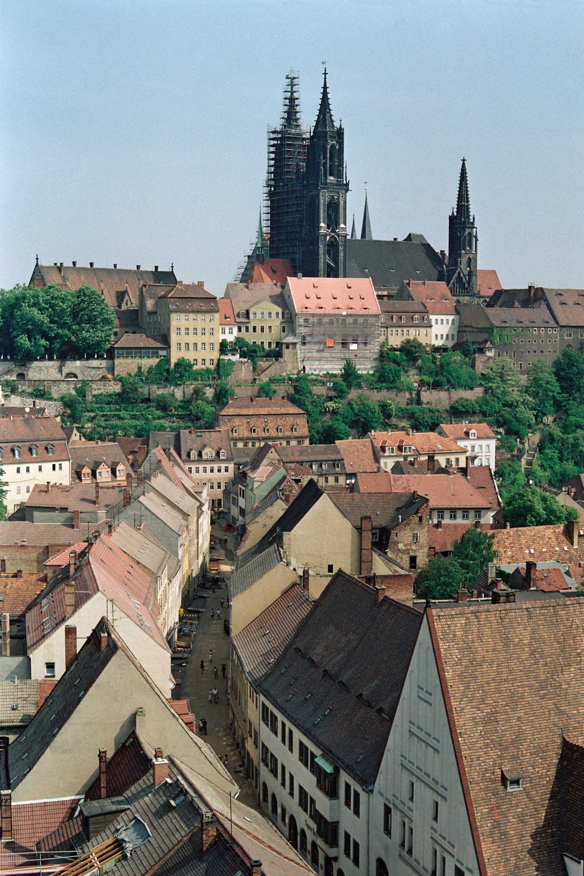 Blick von der Frauenkirche auf die Innenstadt von Meißen, 27. Mai 1992.